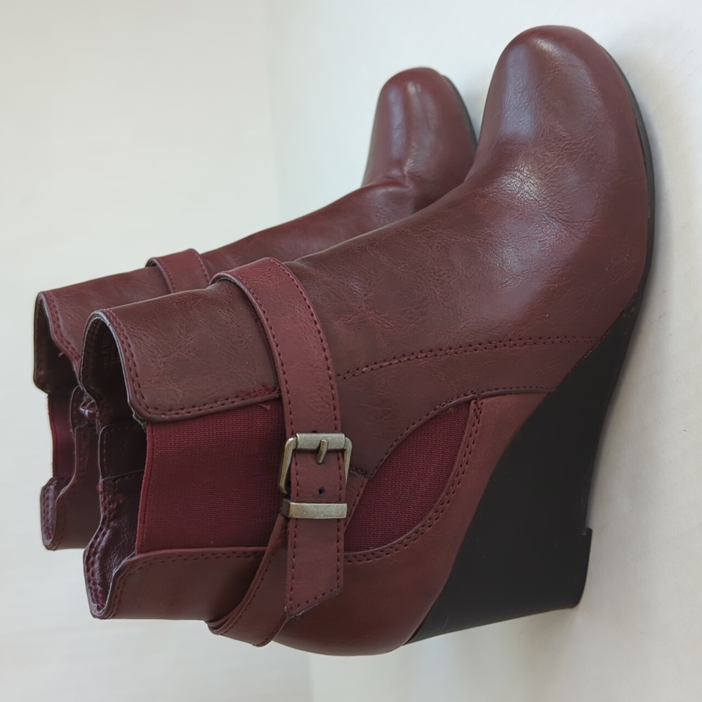 Secret Celebrity Keyport Wedge Zip Ankle Booties 8M Burgundy Red